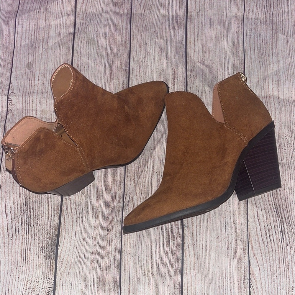 BAMBOO Brown Ankle Booties with Suede Finish like new condition
